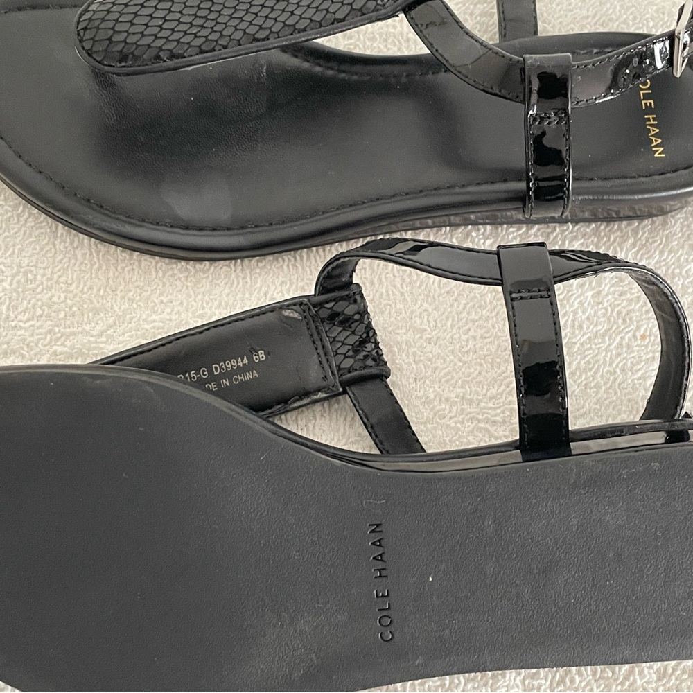 Cole Haan Black Patent Leather Snake Thong T Strap Flat Sandals
6M - Picture 6 of 6